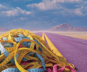 A split image contrasting a tangled knot of measuring tapes, representing chaotic yo-yo dieting, with a straight, clear path to a bright horizon, symbolizing a sustainable obesity management plan.